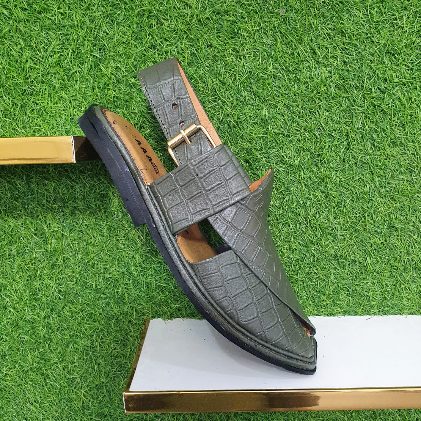 Special Design And Color Of Peshawari Chappal