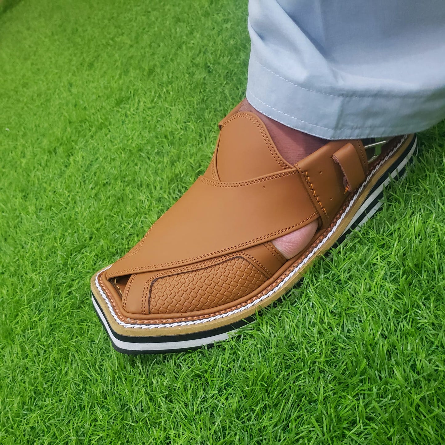 Attractive Design Of Peshawari Chappal
